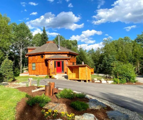 OR Luxury 'yurt-like' home in Bretton Woods with private beach, firepit, AC, fishing and trails